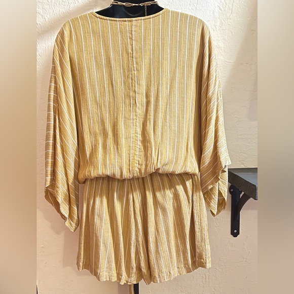 En Crème Gauze Stripe Kimono Sleeve Romper with Waist Tie Belt - Picture 6 of 9